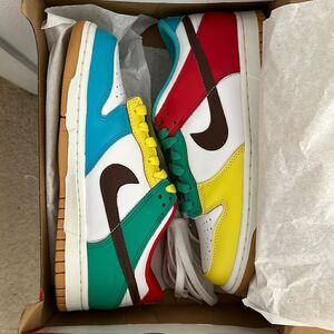 Nike NWT dunks women’s 7 youth 5.5